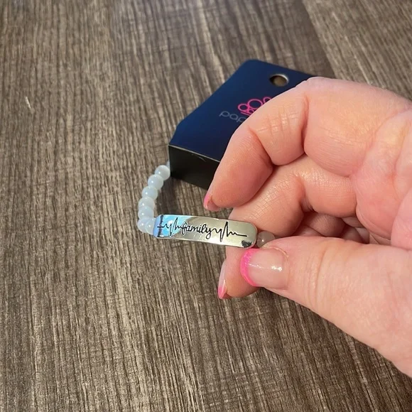 NWT white beads says family on it. Lead & nickel free. - Picture 3 of 4